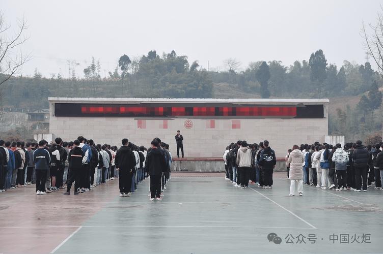 石龙中学羽毛球体育生名单,石龙中学体育馆