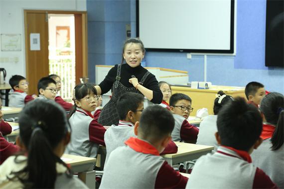 星港学校小学体育老师名单,星港学校小学体育老师名单照片