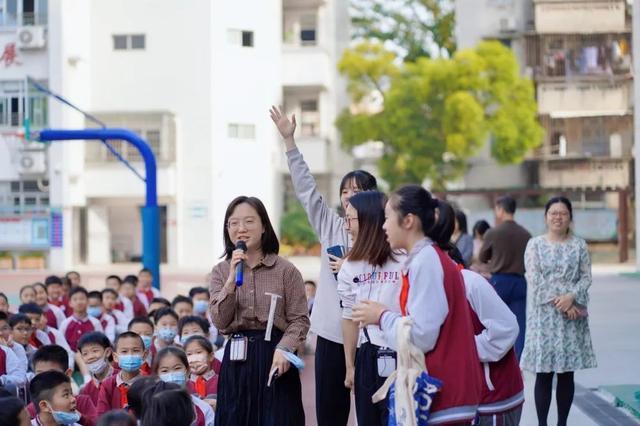 香洲四小体育老师名单照片,珠海市香洲区四小