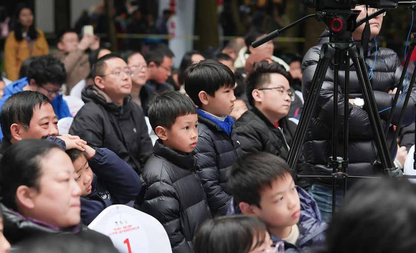 成都同辉小学体育老师名单,成都同辉小学学费