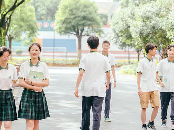 荣怀初中体育老师名单公示,荣怀中学招生电话