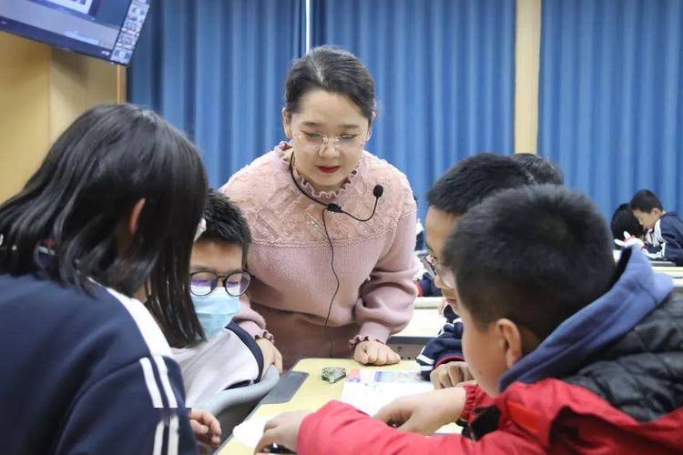 和丽中学体育老师名单照片,朔州市和丽中学校长简介