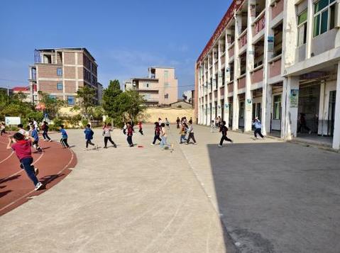 东峤中学体育老师名单公示,东峤中学体育老师名单公示图片