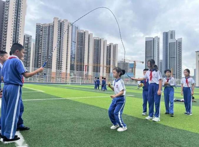 龙山小学体育队伍名单公布,龙山小学教导处电话