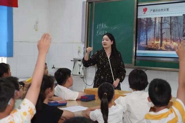 惠山小学体育老师名单照片,惠山小学官网