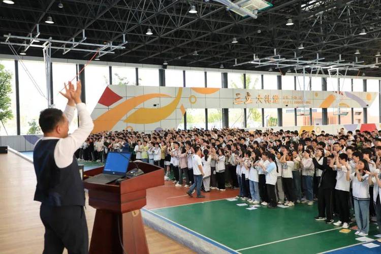 丰谷中学体育老师名单电话,丰谷高中宿舍怎么样