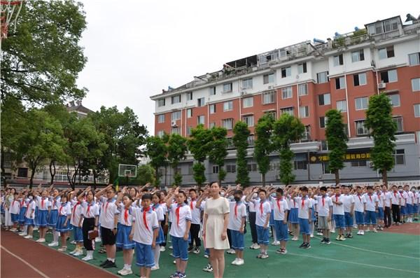 上冈复兴小学体育老师名单,复兴小学教师招聘