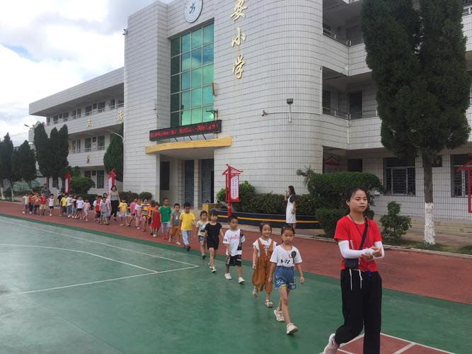 四沙小学体育老师名单照片,四沙小学体育老师名单照片图片